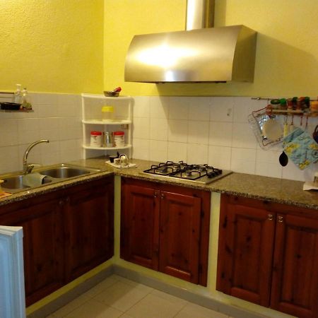 Giuly'S House Villa Cabras Ngoại thất bức ảnh