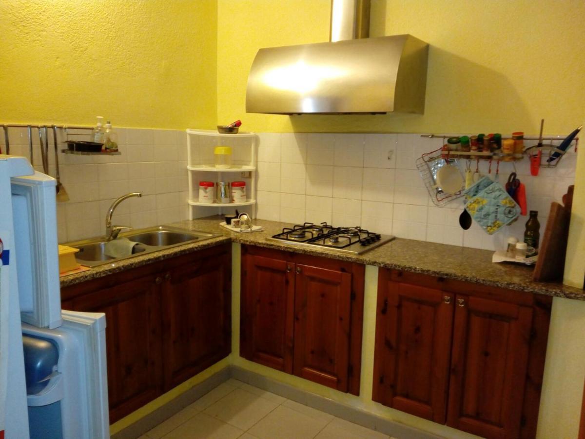 Giuly'S House Villa Cabras Ngoại thất bức ảnh