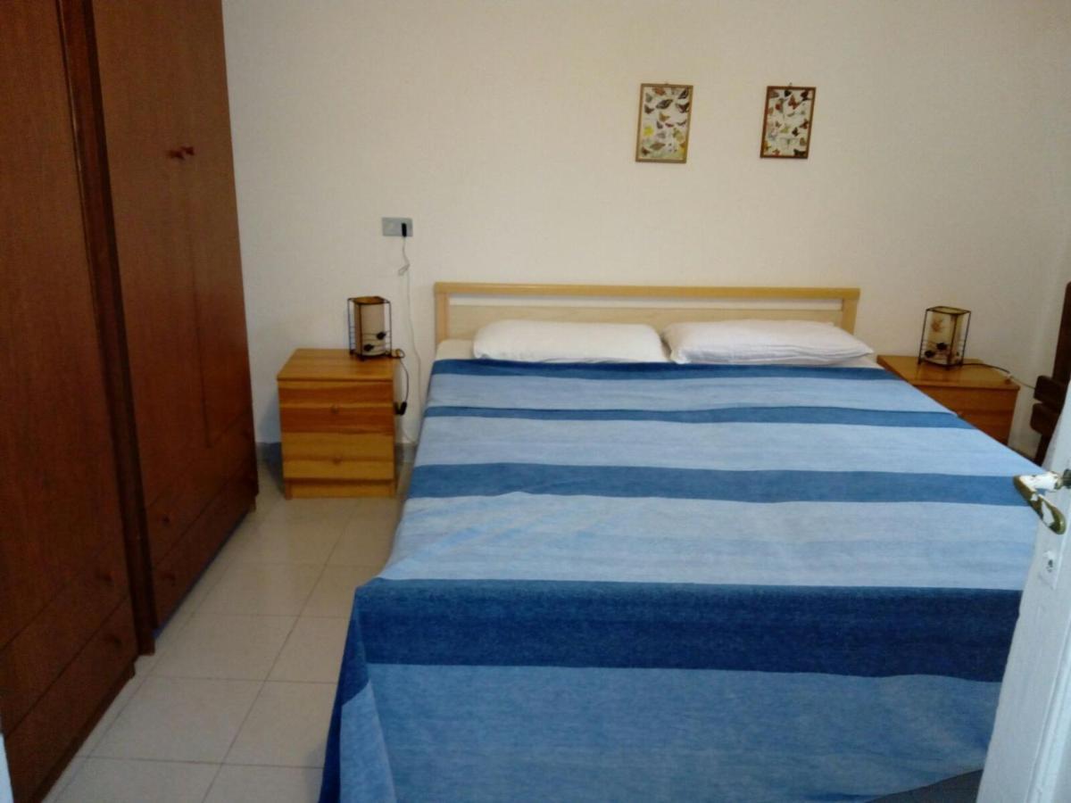 Giuly'S House Villa Cabras Ngoại thất bức ảnh