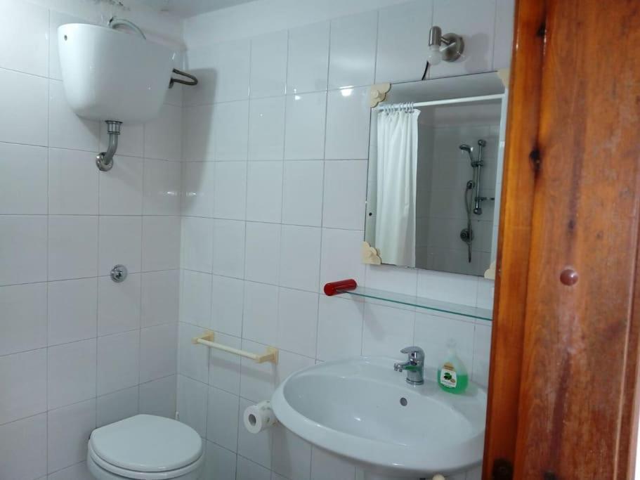 Giuly'S House Villa Cabras Ngoại thất bức ảnh
